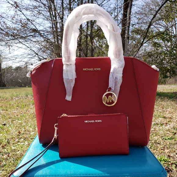 Michael Kors Handbags - Michael kors large Ciara satchel and wallet